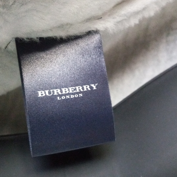 Burberry sheep skin - Picture 10 of 14